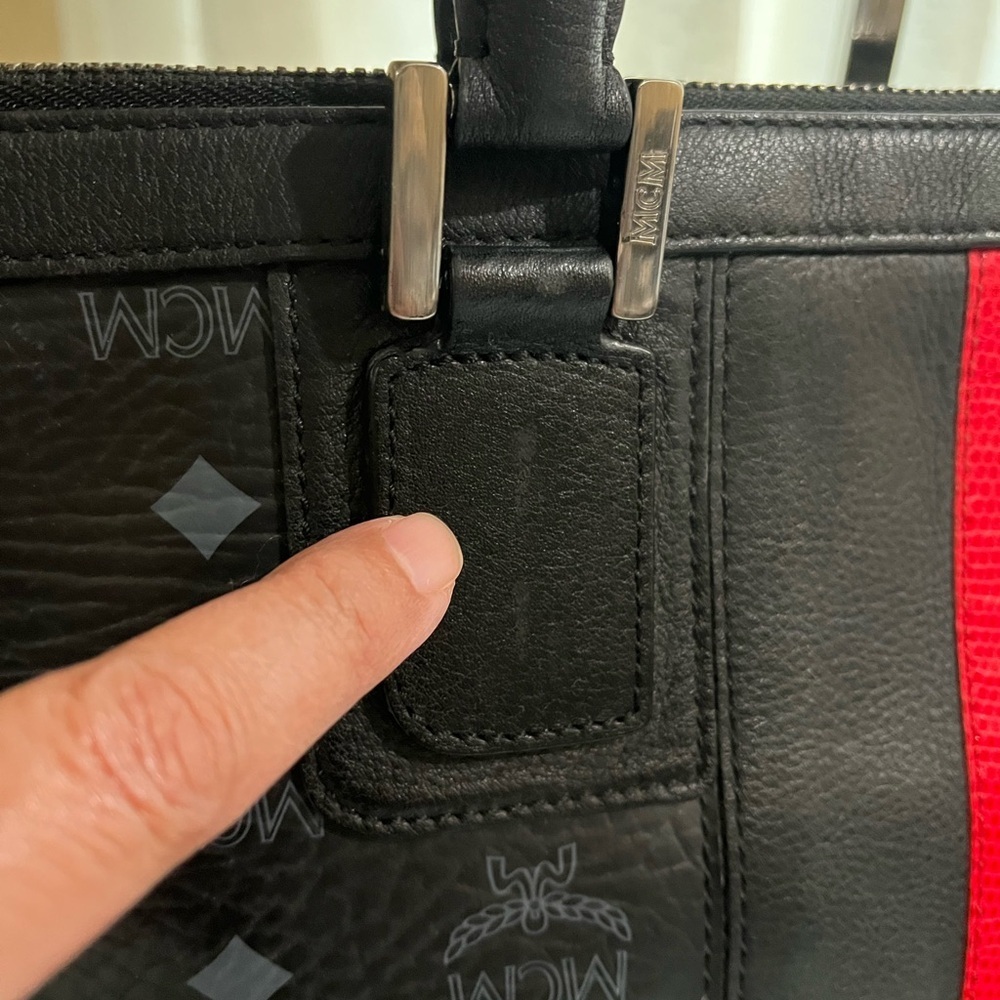 MCM BLACK VISETOS LION PRINCESS LAPTOP BAG - Picture 9 of 16